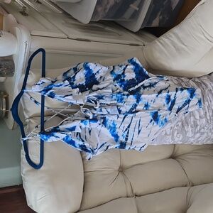 NWOT Cupshe Sz Lg blue and white tie dye ruffled front one piece swimsuit.
